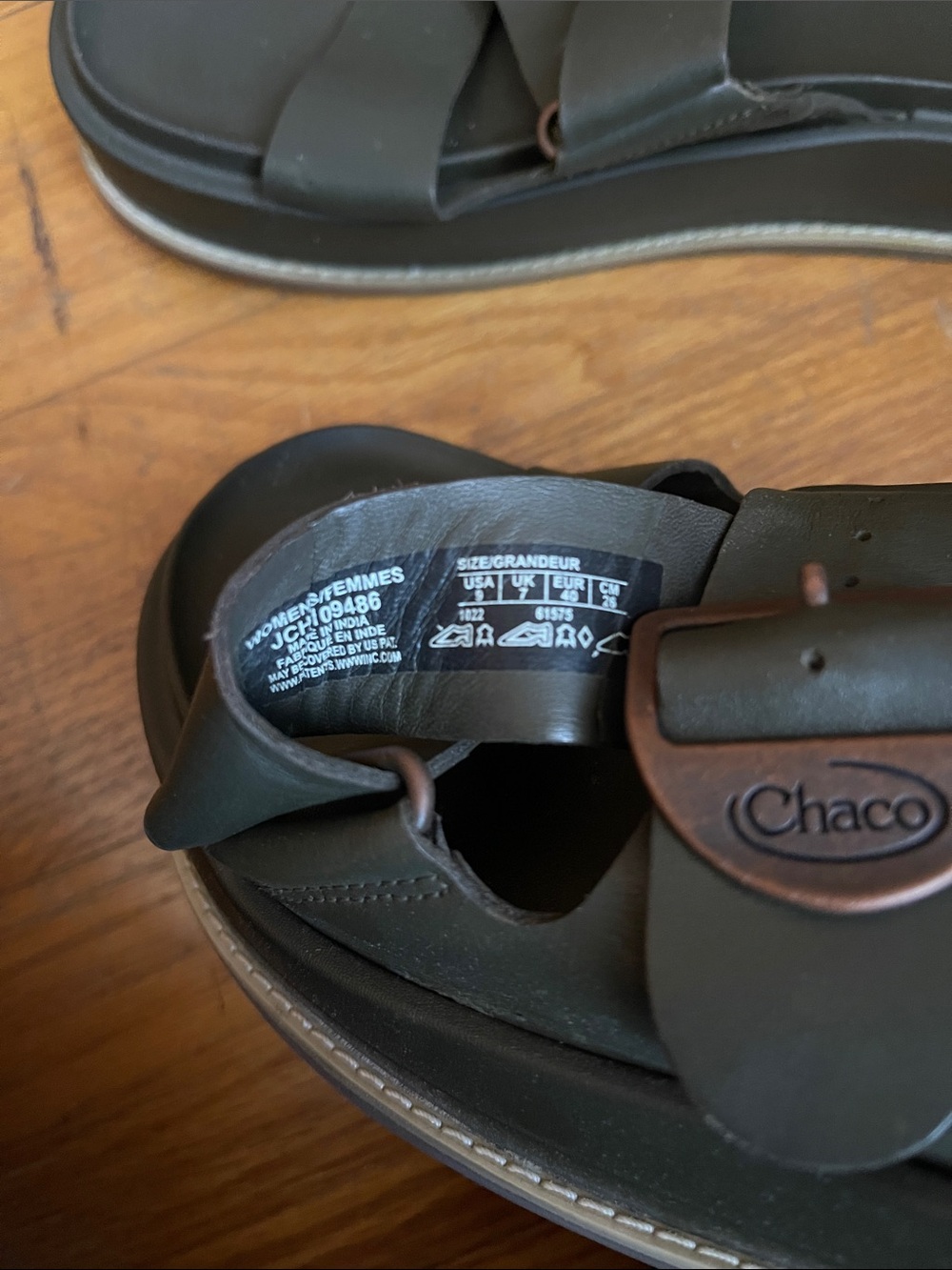 Chaco Dark Green Leather Cross-Strap Slide Sandals - Picture 4 of 5